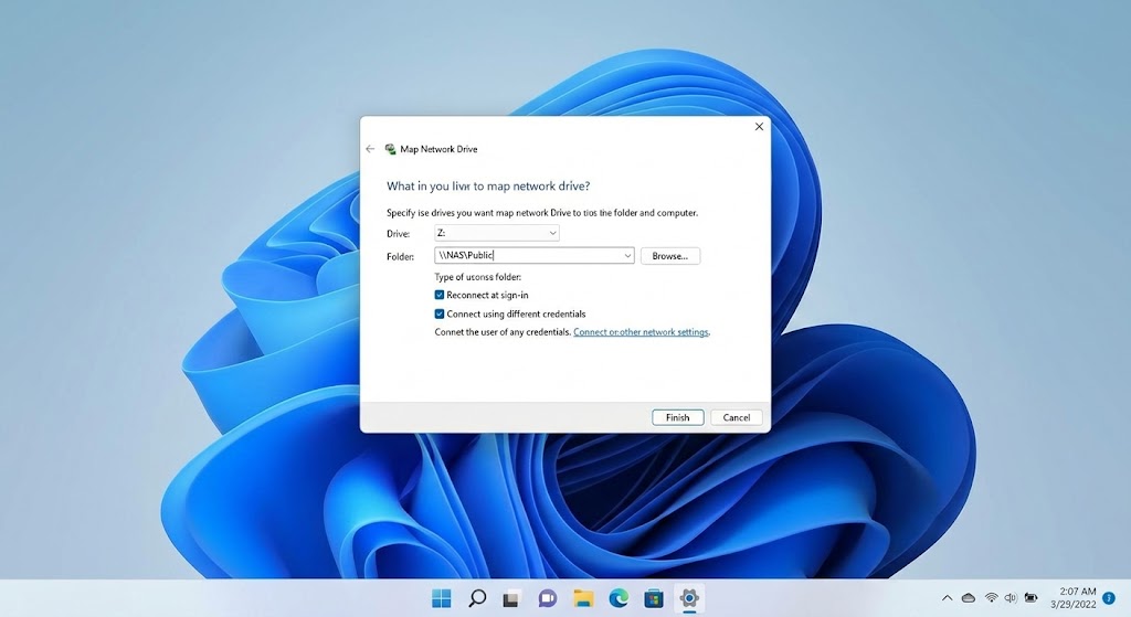 展開されたメニューから「ネットワークドライブの割り当て」を選択している様子